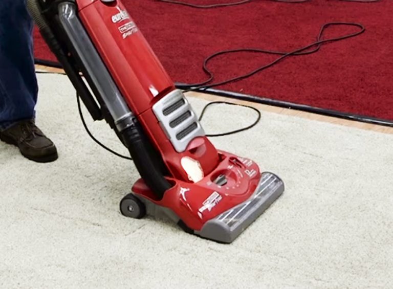 Cuci Karpet Kajang_Langkah 1 Vacuum karpet